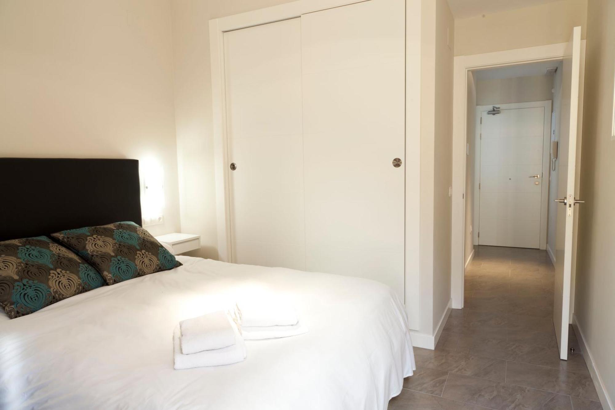 Apartamentos Pinar Malaga Centro Buitenkant foto